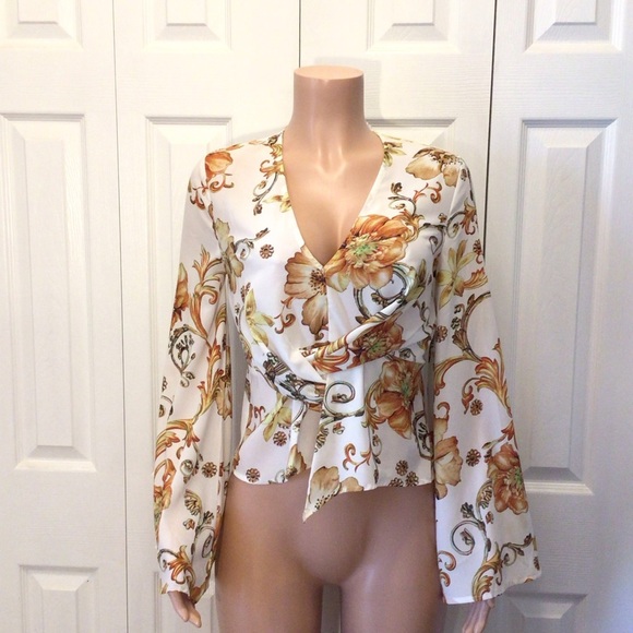 NWOT Banjul Womens Golden Floral Bell Sleeve Asymmetrical Top Size Small - Picture 1 of 8